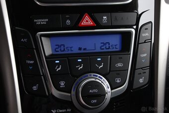 Hyundai i30 CW 1.6i CRDi 16V DOHC Family - 14