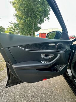 Mercedes-Benz E trieda - 14