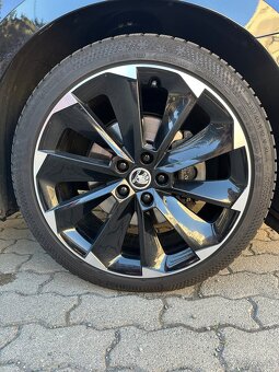 Škoda Superb 2.0 TDi 4x4 Sportline - 14
