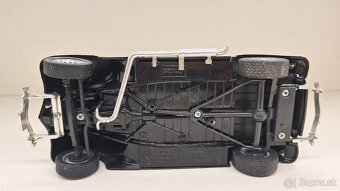 1:18 - 1:19 FORD V8 ROADSTER - 14