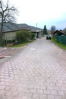 Margecany: 4 izbový tehlový rodinný dom na pozemku 1076 m2 - 14
