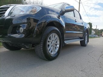 toyota Hilux 3.0 4x4 manuál - 14