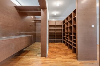 Ponúkame Vám na predaj 4 izb. byt, Ba - m.č.Staré Mesto. - 14