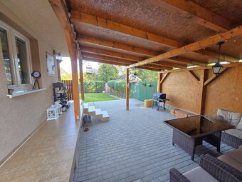 REZERVOVANÉ Celoročná chata s nádherným pozemkom 1135 m2 - 14