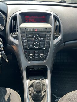 Opel Astra 1.4 Benzín+LPG, 2017 Nová STK, Serv. Kniha - 14