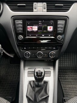 Škoda Octavia 1.6 TDI Style - 14