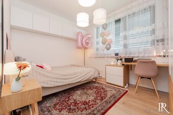 ŠTÝLOVÝ 3 IZBOVÝ BYT - EIN PARK S TERASOU A GARÁŽOVÝM STÁTIM - 14