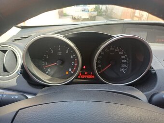 Mazda 3---1.6i-benzin--77Kw-105Ps-najazdené.-157300km - 14