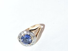 Predám diamamantový zafírový  zlatý prsteñ - 14