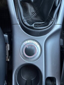 Mitsubishi OUTLANDER 2.2 - 14