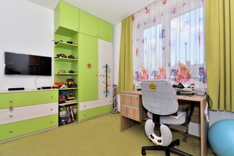 Krásny 3 izbový dom s garážou na predaj, Kynceľove Kračany - 14