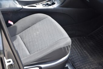 Toyota Avensis Combi - 14