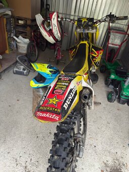 Suzuki rm 125 2T v zábehu - 14