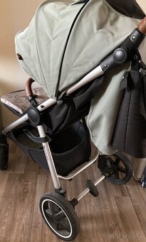 Sportovy kočik Petite&Mars iron green - 14