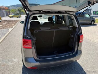 ► VW TOURAN 2,0 TDI-103 kW, 7 MÍST, NAVI, AUTOM. PARKOVÁNÍ ◄ - 14