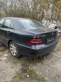 Mercedes Benz w203 2.0d 2003 sedan - 14