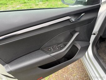 Škoda Octavia Combi 2.0 TDI SCR Ambition - 14