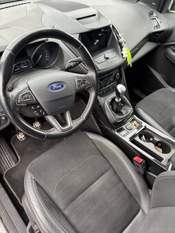 Ford Kuga ST Line - 14