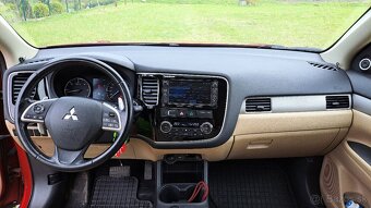MITSUBISHI OUTLANDER 2.2 DI-D AUTOMAT  7-miestne - 14