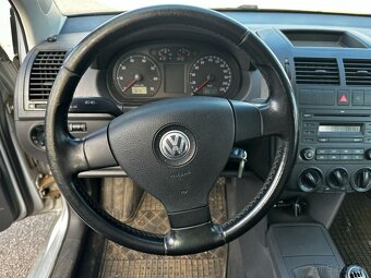 Volkswagen Polo 1.4 benzín - 14