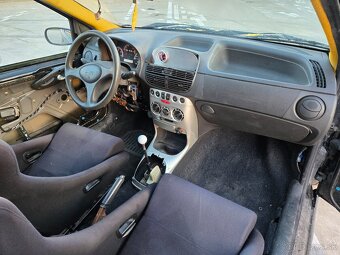 Fiat Punto 1.9 JTD - 14