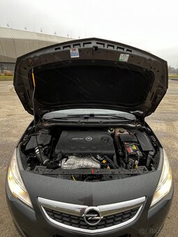 Opel Astra Sport Tour - 14