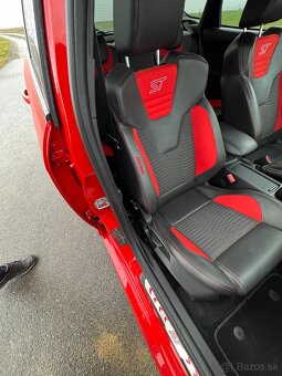 Ford Focus ST - 14