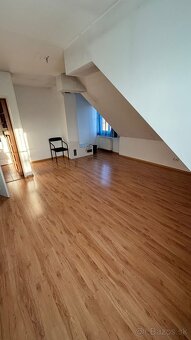 Nadštandardný 6-izbový rodinný dom s veľkou záhradou - 14