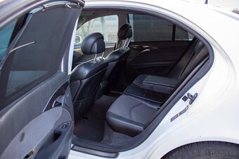 Mercedes-Benz E 320 Benzín 4x4 - 14