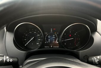 Jaguar XE 2.0 I4D Prestige AT, Nelakované - 14