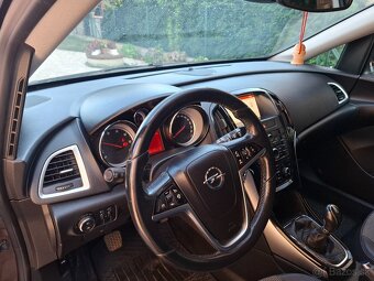 Opel astra sport tourer r.v.2015 - 14