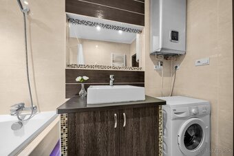 Predaj 2 izb. zrekonštruovaného bytu na Družstevnej ul. v BA - 14