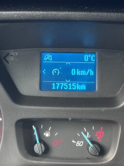 Ford Tourneo Custom - 14