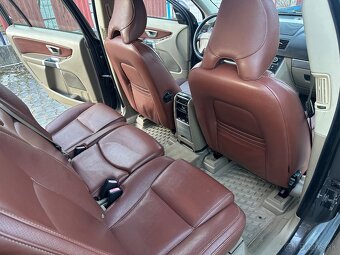 Volvo XC90 2,4 D5 AWD manuál - 14