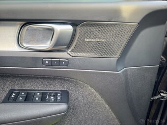 Volvo XC40, B3 AUT PLUS BLACK EDITION , DPH , 2/2026, 900km - 14