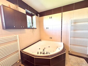 Predaj- luxusný 5i RD s bazénom, dvojgarážou, Andovce - 14