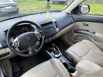 Peugeot 4007 2.2 HDi Executive DCS - 14