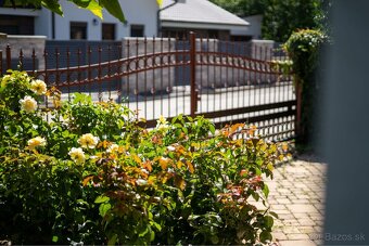 Predaj 2podlažný 6izb. rod.dom  s dvoj garážou    na Kozáck - 14