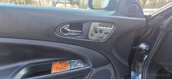 Jaguár XK 4.2 V8 - 14