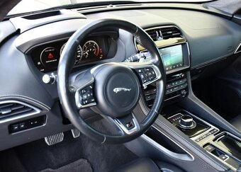 Jaguar F-Pace 30d AWD S PANO TAŽNÉ MERIDIAN 221 kw - 14