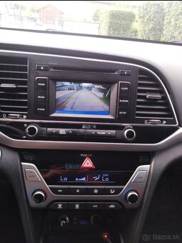 Hyundai Elantra Premium - 14