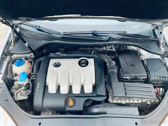 Volkswagen Golf 5 1.9 TDI 77kw MT6 Sportline - 14