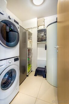 Moderny 4 izbovy RD s bazenom na priestrannom pozemku - 14