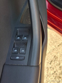 ŠKODA OCTAVIA COMBI 1,6 TDi 81kW r.v. 2015 - 14