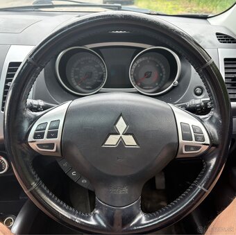 Mitsubishi Outlander 2.0 DI-D 4x4 DOVOZ GB - 14