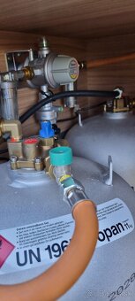 ZNÍŽENÁ CENA Predám autokaravan Dethleffs 6m, do 3,5t - 14