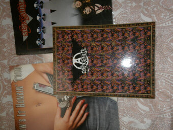 CD,LP, POSTER, LITOGRAFIE, TOURBOOKY - 14