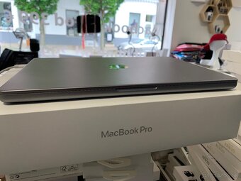 Apple Macbook Pro 14” M2 Max 32gb ram 1tb ssd - 14