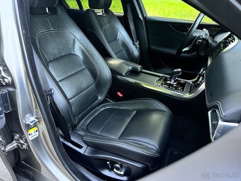 Jaguar XE 2.0D I4 R-Dynamic HSE AT - 14