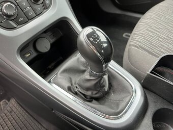 Opel Astra Notchback - 14